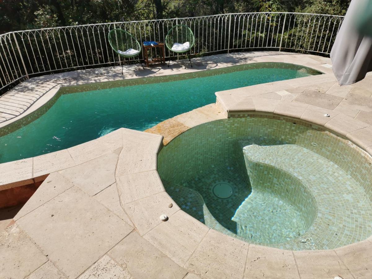 Appart "Pins & Parasol", Piscine Chauffee Et Bain A Remous Taradeau Exterior photo